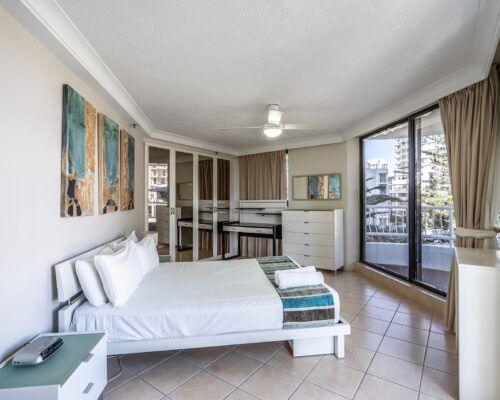 broadbeach-gold-coast-standard-apartments8